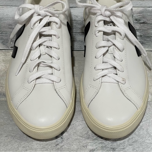 NEW.! VEJA MEN'S ESPLAR SNEAKER - EXTRA WHITE BLACK - SIZE - 7 .US/ 40 .EU $150 - Picture 7 of 10